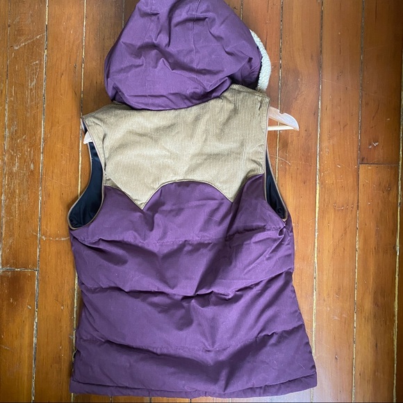 FALL DOWN HOODED VEST - Picture 2 of 6